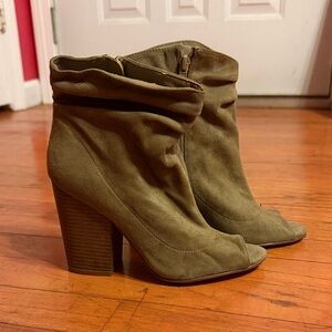 Women's Suede Ankle Boots - Olive Green